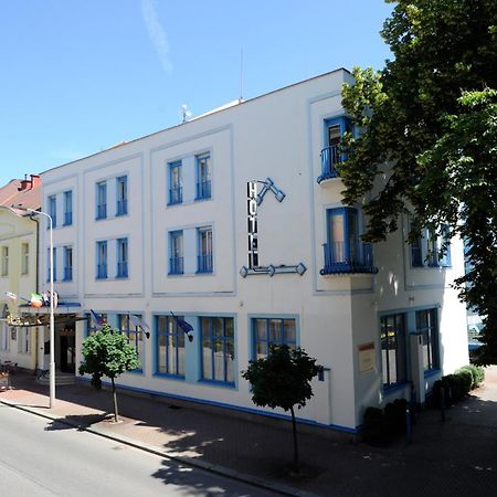 Hotel Zlata Stika Pardubice Ngoại thất bức ảnh