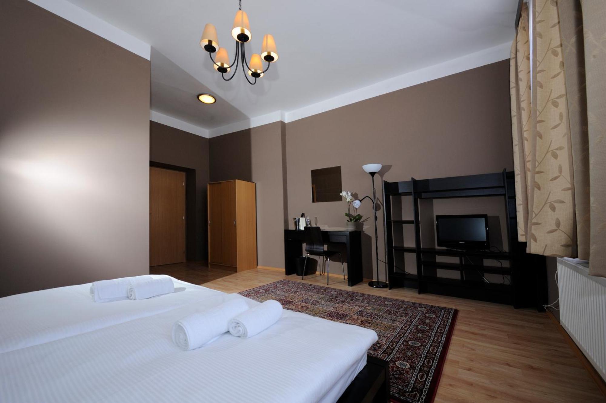 Hotel Zlata Stika Pardubice Phòng bức ảnh