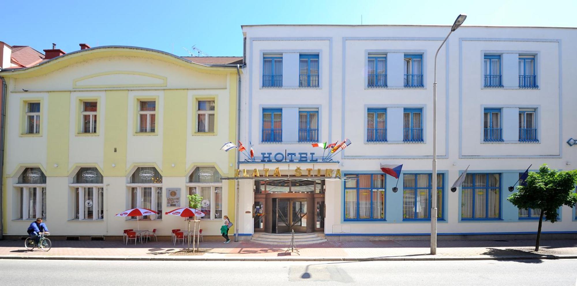 Hotel Zlata Stika Pardubice Ngoại thất bức ảnh
