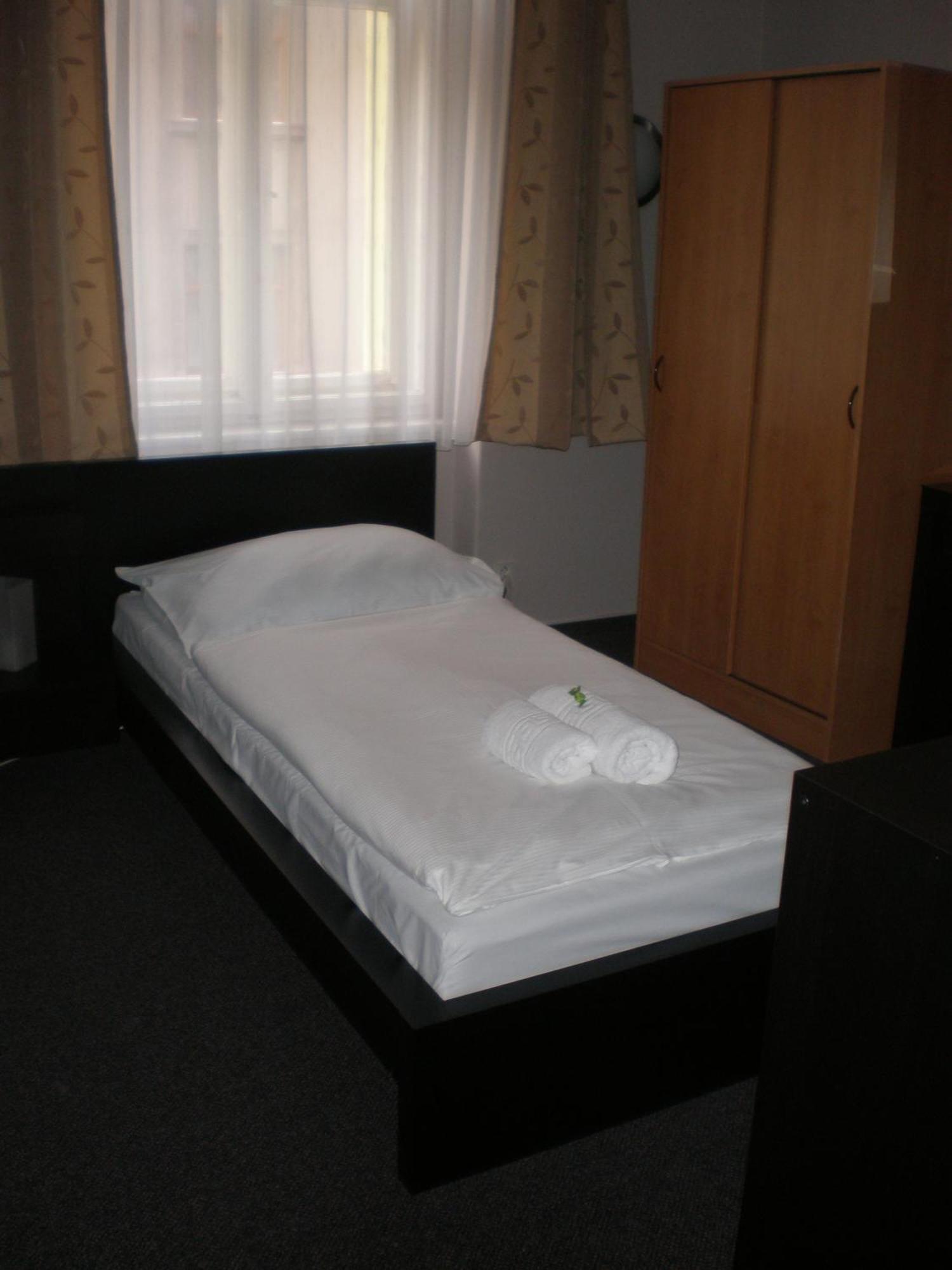 Hotel Zlata Stika Pardubice Phòng bức ảnh