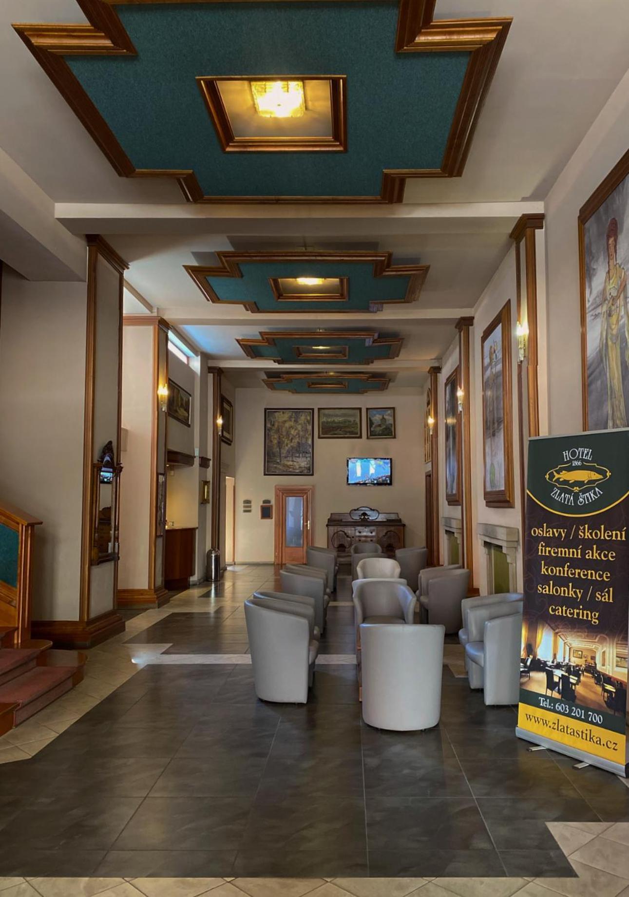 Hotel Zlata Stika Pardubice Ngoại thất bức ảnh