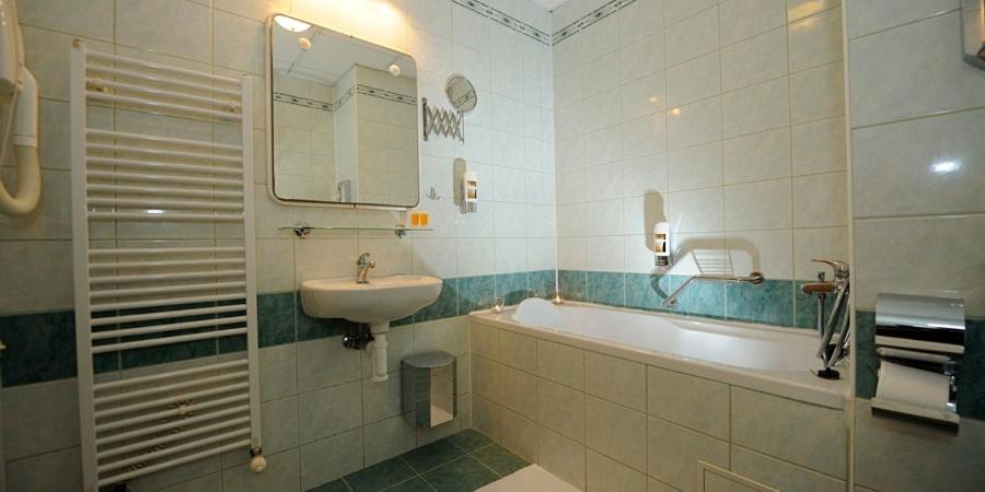 Hotel Zlata Stika Pardubice Ngoại thất bức ảnh