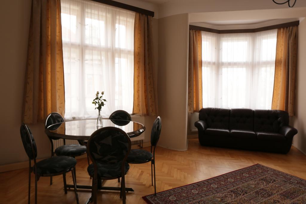 Hotel Zlata Stika Pardubice Ngoại thất bức ảnh