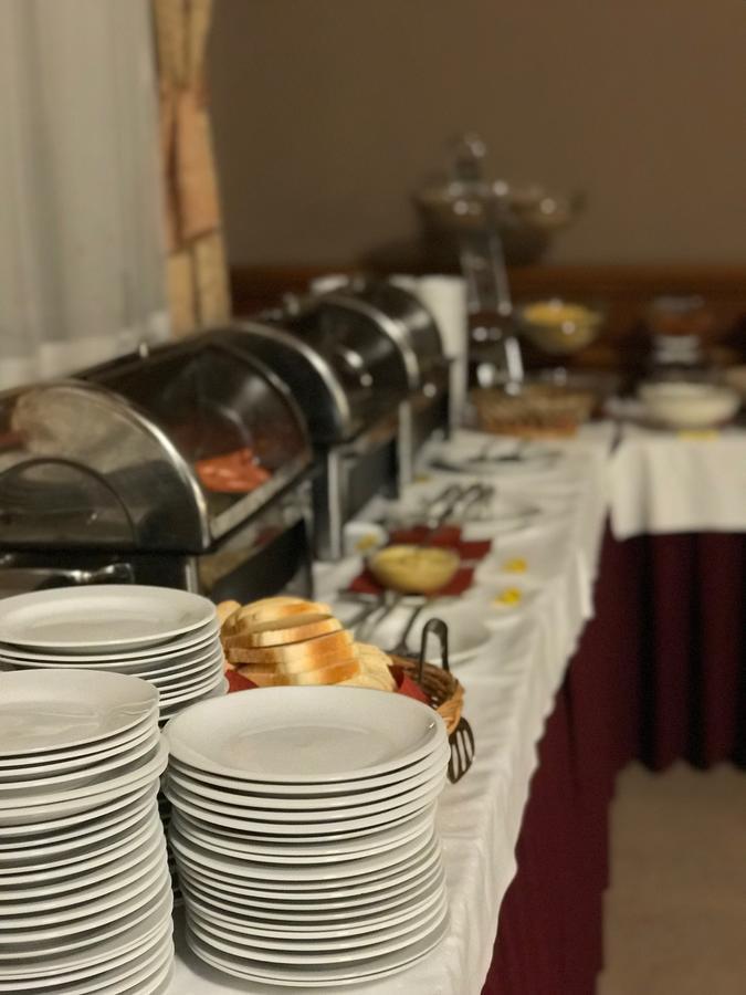 Hotel Zlata Stika Pardubice Ngoại thất bức ảnh