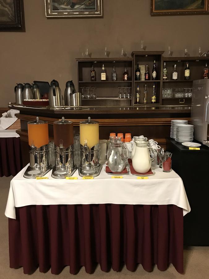 Hotel Zlata Stika Pardubice Ngoại thất bức ảnh